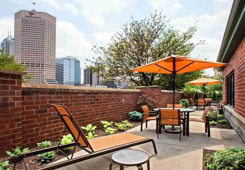 Courtyard Indianapolis At The Capitol Hotel Exterior foto