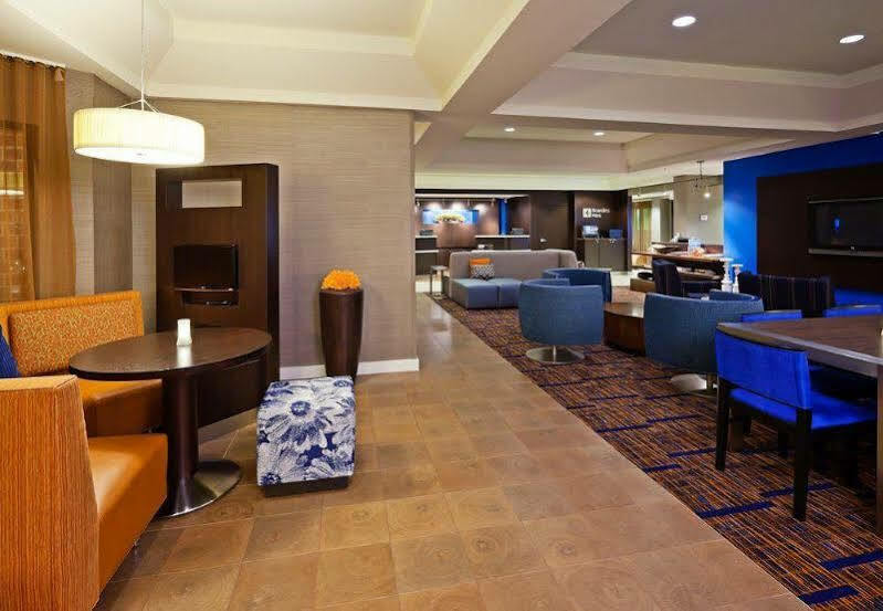 Courtyard Indianapolis At The Capitol Hotel Exterior foto